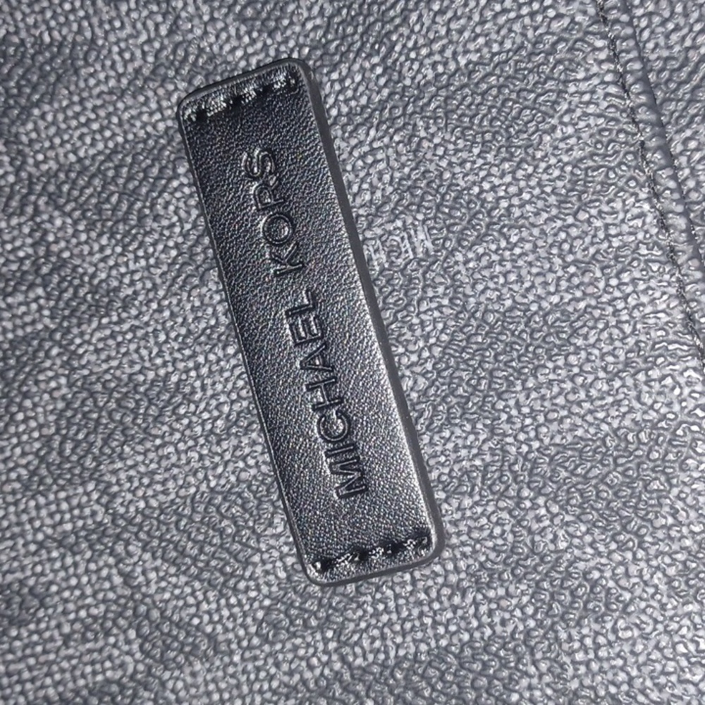 MICHAEL KORS LAPTOPS BAGS ❤️🥰 - Picture 2 of 12